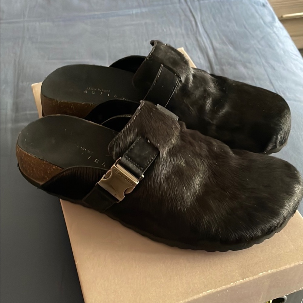 Black Fur Slip-On Clogs